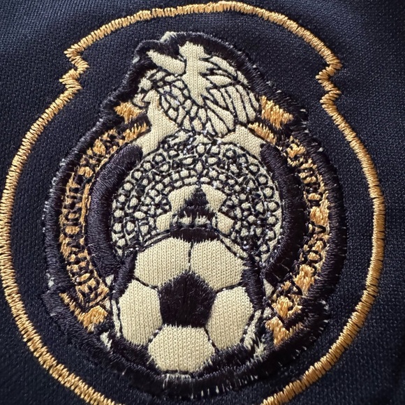Mexico National Soccer Jersey Black Men Size Medium/large - Picture 4 of 5